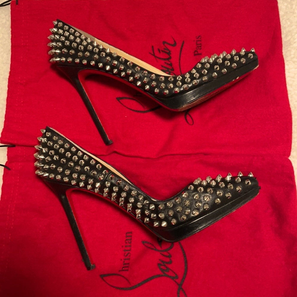 Christian Louboutin Spiked Pigalle Pumps Black/Silver
